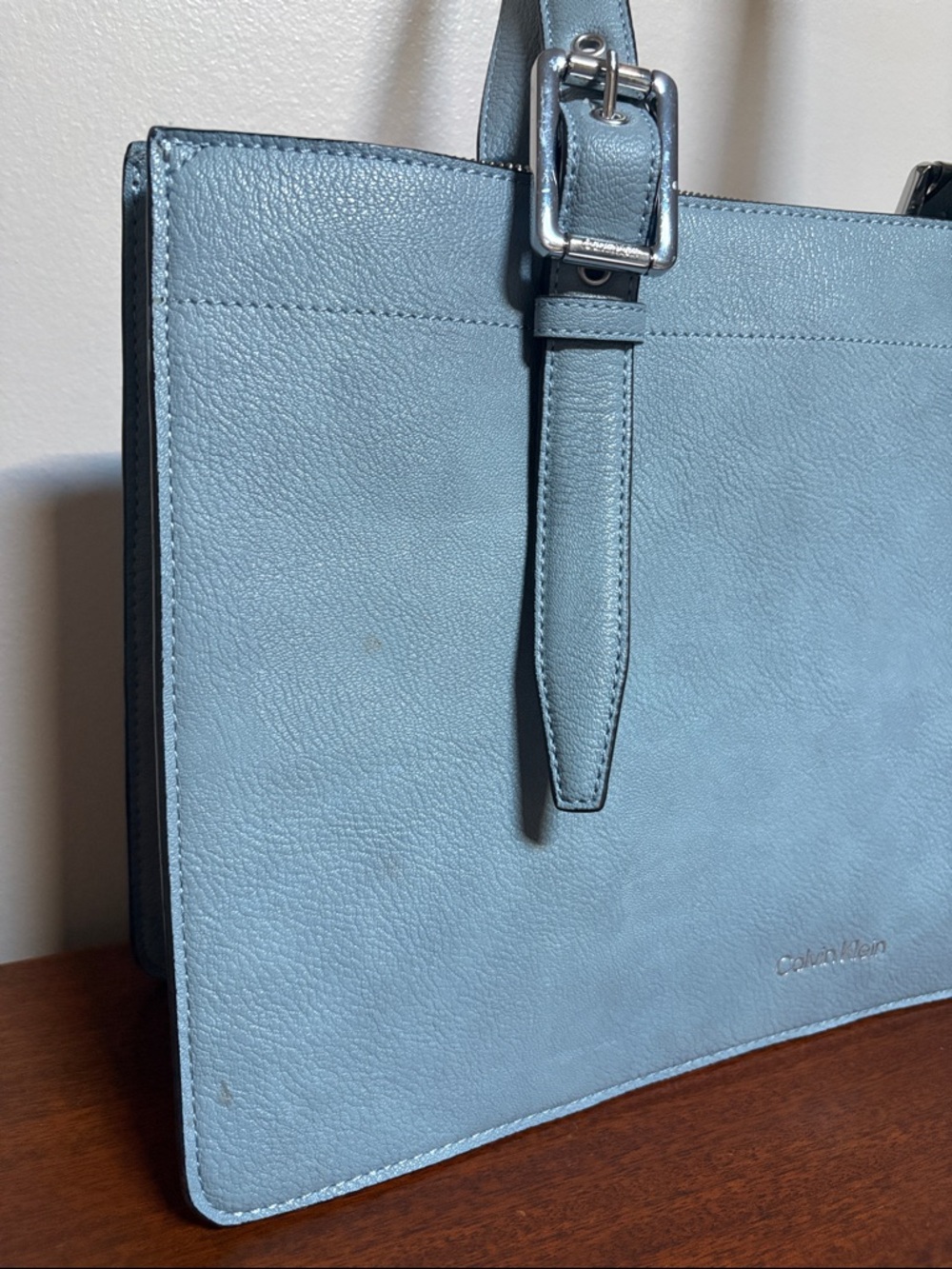 Calvin Klein commuter tote powder blue. - Picture 2 of 16